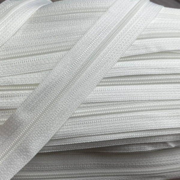 Блискавка рулонна спіральна застібка на метраж (від 1м) на відріз (тип 3) Білий (PU1157)